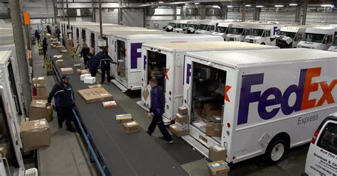 fedex luggage delivery.